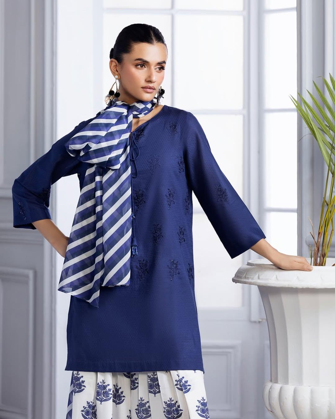 MARMAR (FARSHI SHALWAR)3pc STITCHED