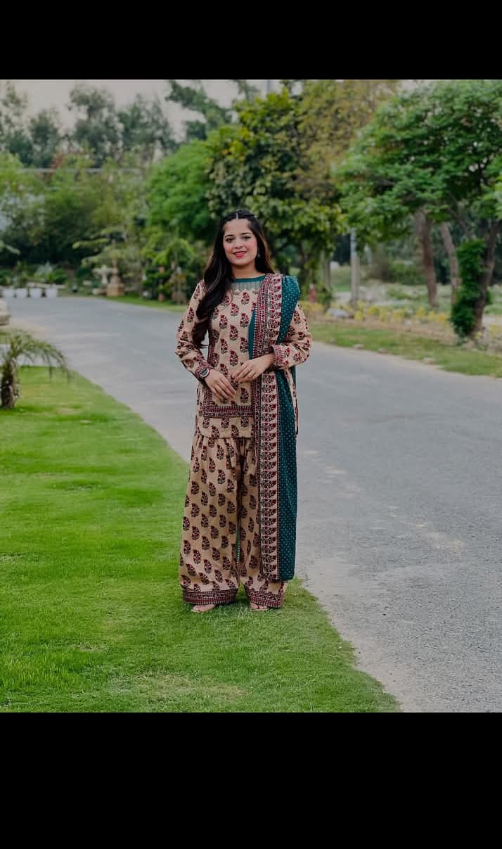 LAWN DIGITAL PRINT 3PC STITCHED FOR GIRLS